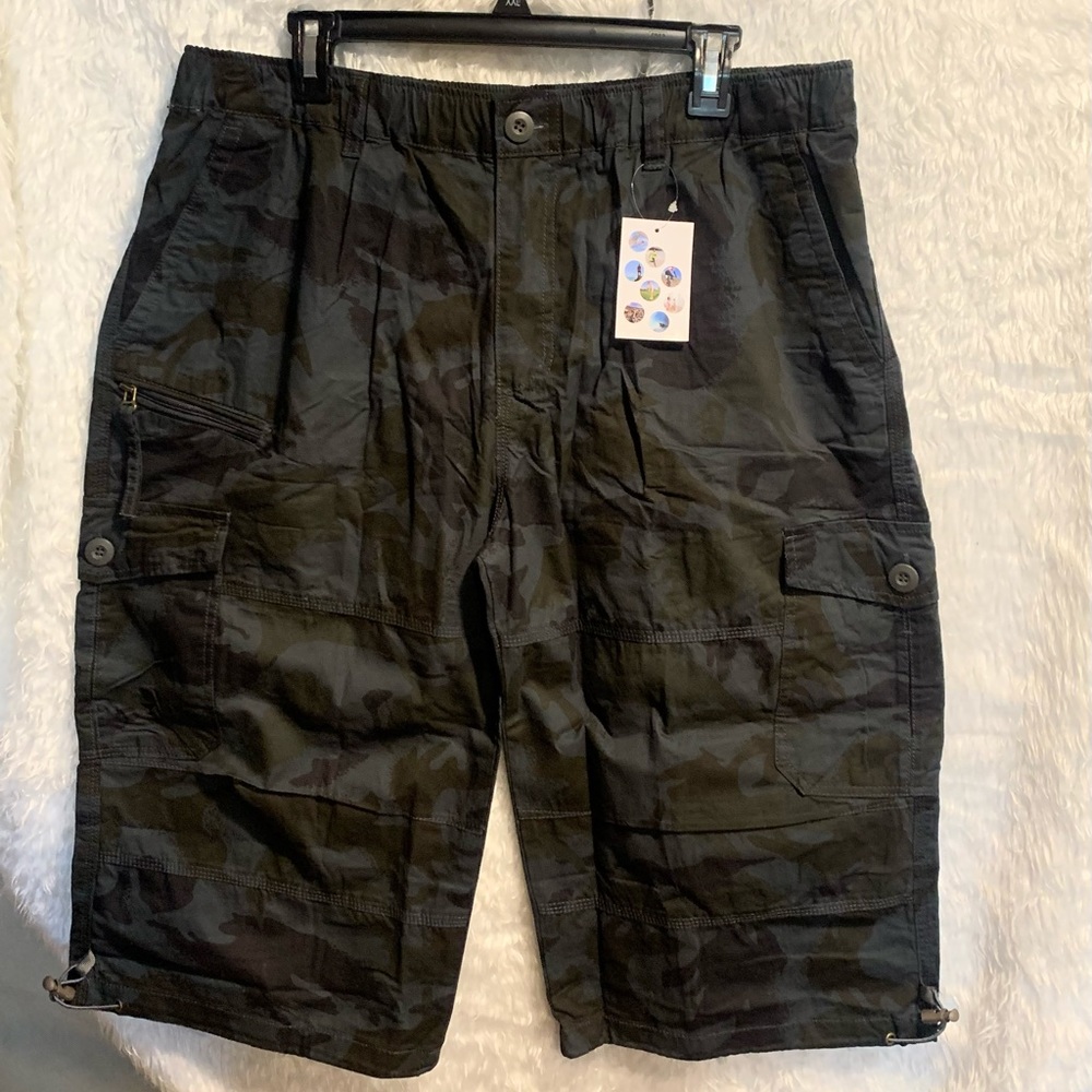 Men's Black Cargo Shorts - Durable Utility Style